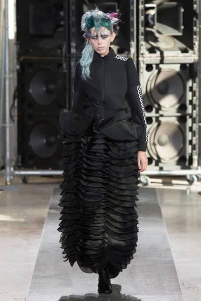 Look 43